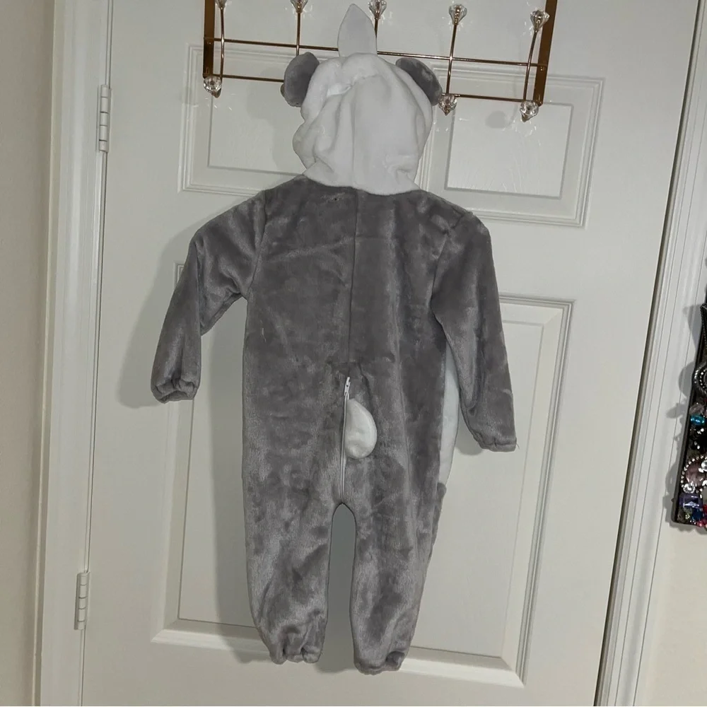 N/A cozy gray